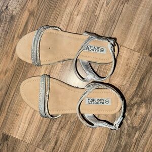 Cute light gray sparkly  size 4. Wore only a few times but still looks new!
